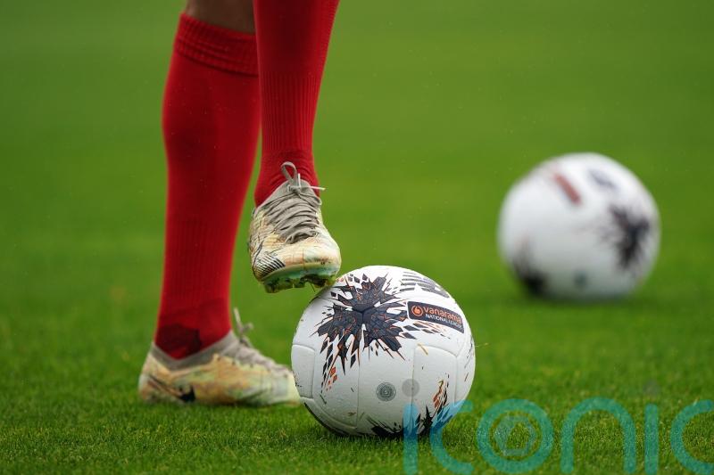 Out-of-form Oldham remain in play-off spots despite draw at Tamworth