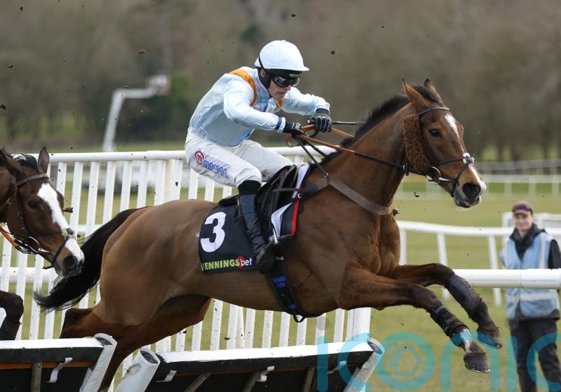 Red Risk rewarded with Uttoxeter victory