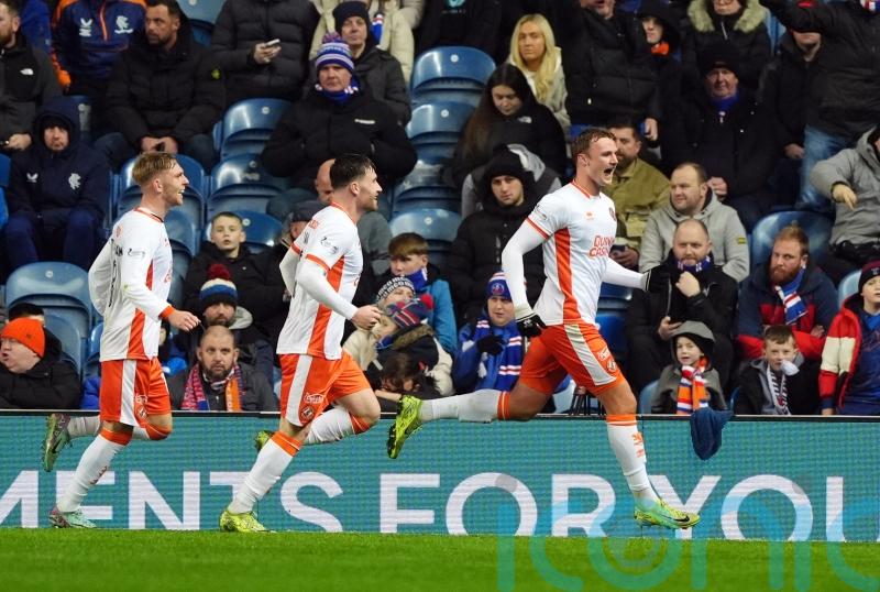 Sam Dalby&rsquo;s header earns Dundee United victory at 10-man Hearts