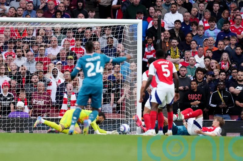 Arsenal&rsquo;s preparations for Paris St Germain clash dented by Bournemouth comeback