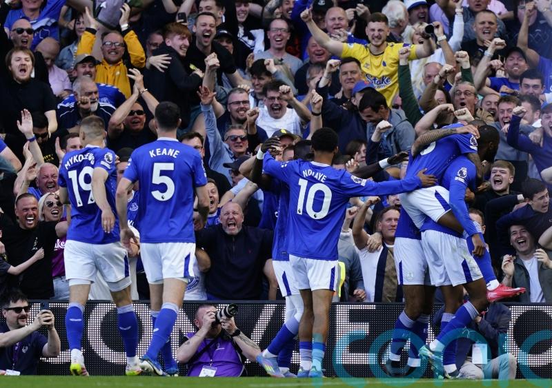 Quickfire double earns Everton victory at European hopefuls Fulham