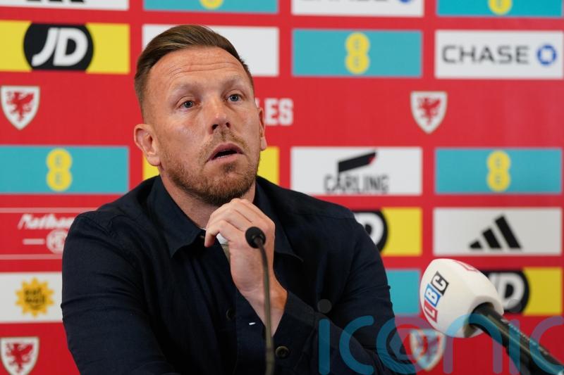 Craig Bellamy wants Wales to &lsquo;honour the shirt&rsquo; by not swapping with opposition