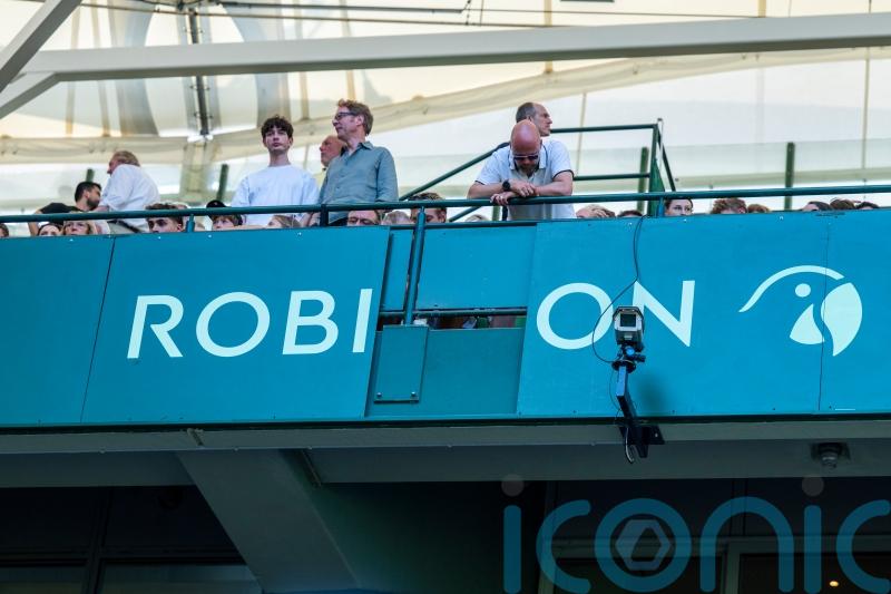 Spectator at ATP event in Halle hit by falling advertising banner
