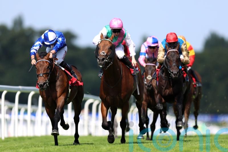 Windlord edges Gala glory in tight Sandown finish