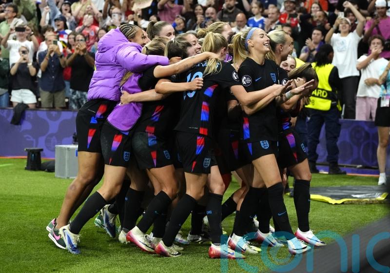 Wednesday&rsquo;s briefing: Lionesses do it the hard way while Rangers start with win
