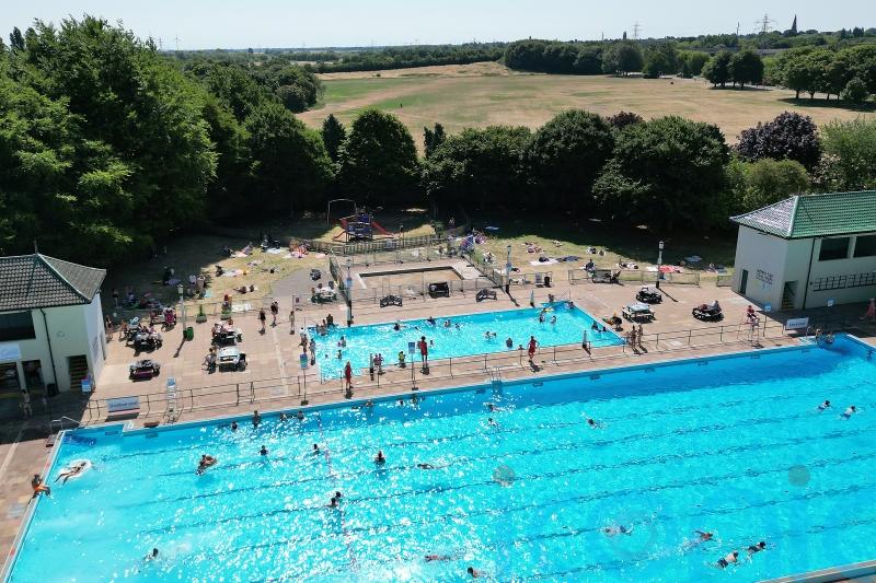 Swimming pool closures put children &lsquo;at risk of drowning&rsquo;