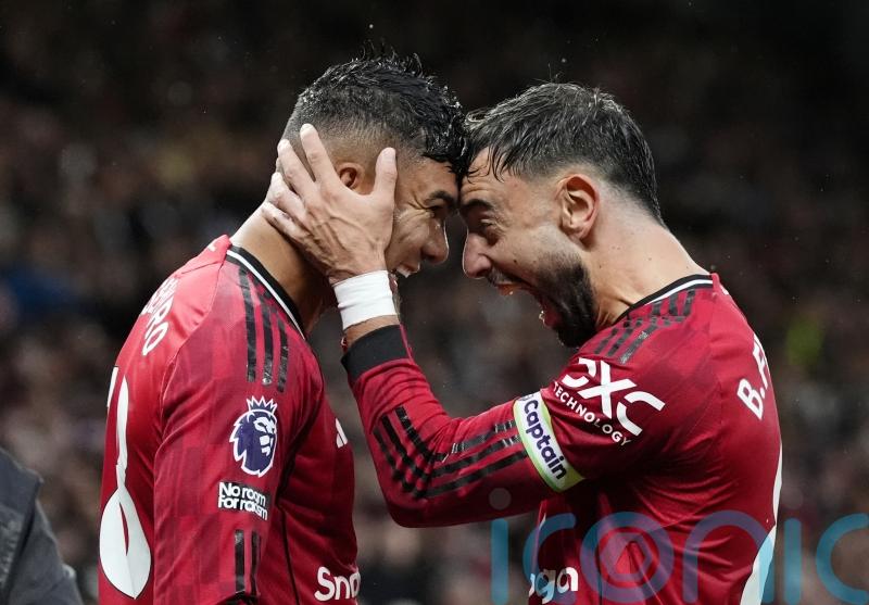 Manchester United hold on for overdue win as Chelsea rue Robert Sanchez red card