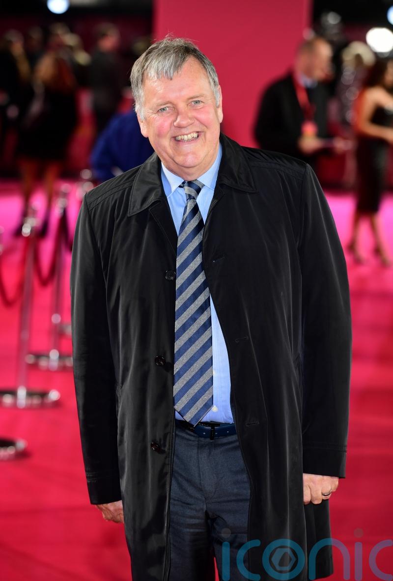 Clive Tyldesley: Fans&rsquo; attitudes towards female football broadcasters changing