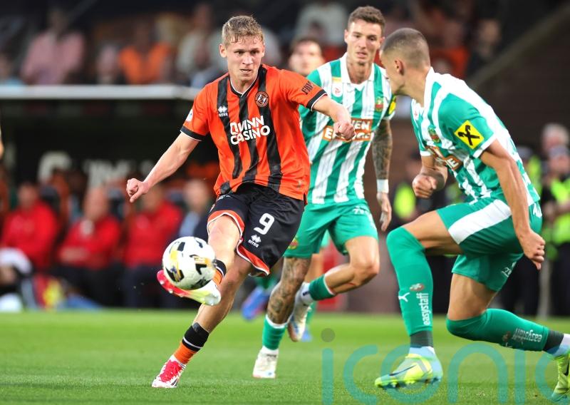 Dundee United come from behind to beat 10-man St Mirren