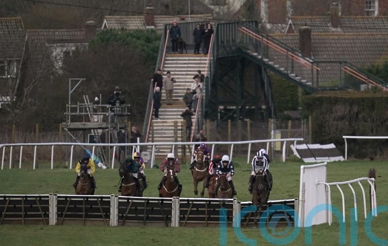 Amateur riders suspended following Plumpton confusion
