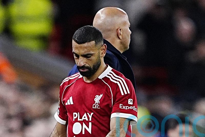 Arne Slot set for talks with Mohamed Salah before deciding forward&rsquo;s fate