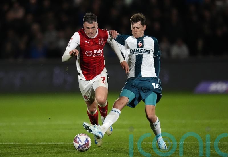 Fleetwood ease to victory against struggling 10-man Newport