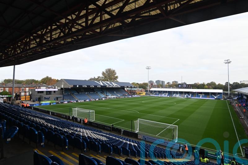 Ten-man Stockport held to goalless stalemate by lowly Leyton Orient