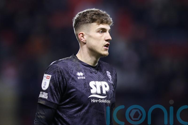 Newport and Grimsby miss penalties in goalless draw