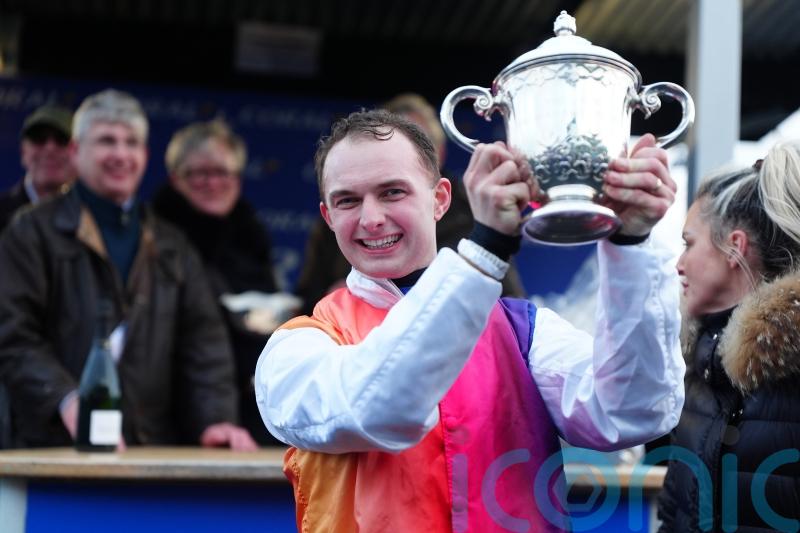 Bowen powers to 200th victory of the season