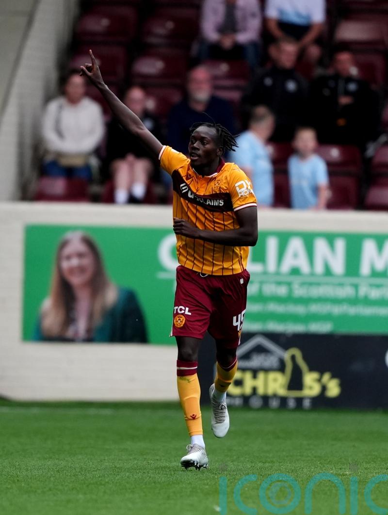 Impressive Motherwell cruise to comfortable victory over 10-man St Mirren