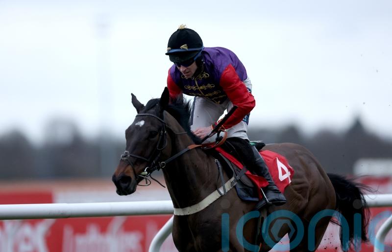 Fine Shot handed Aintree assignment