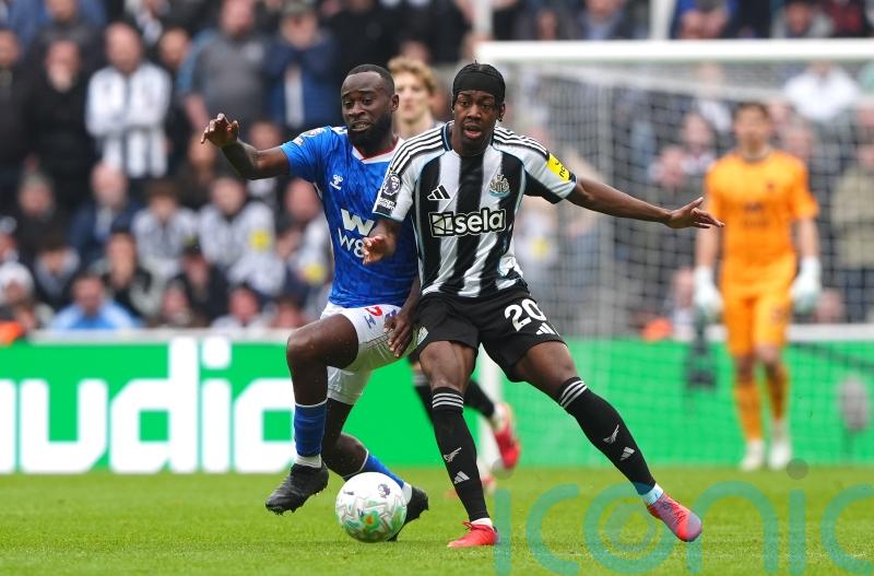 Tyne-Wear derby paused after report of discriminatory abuse